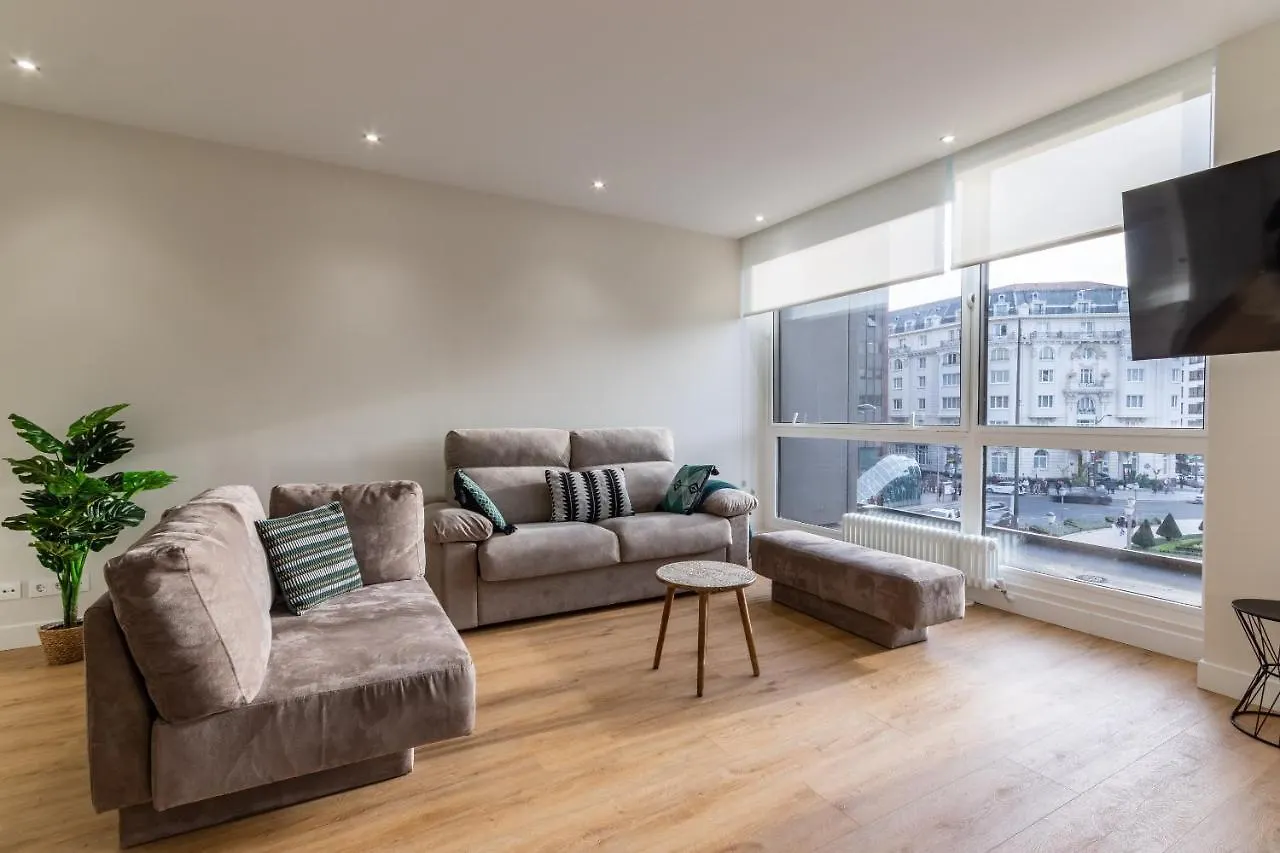 Apartamento Nuevo y Luminoso en Plaza Moyua Bilbao