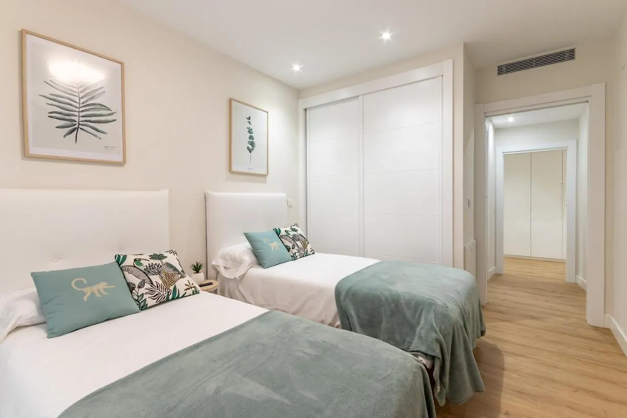 Apartamento Nuevo y Luminoso en Plaza Moyua Bilbao España