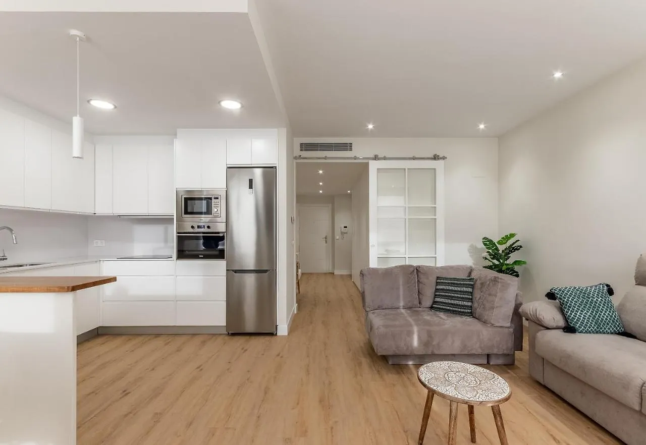 Apartamento Nuevo y Luminoso en Plaza Moyua Bilbao