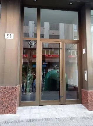 Apartamento Nuevo y Luminoso en Plaza Moyua Bilbao