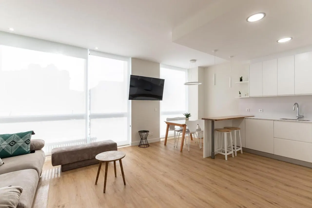 Apartamento Nuevo y Luminoso en Plaza Moyua Bilbao